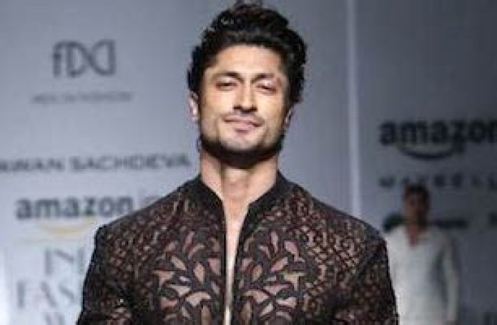 Vidyut Jammwal Height, Weight, Age, Girlfriend, Family, Facts, Biography